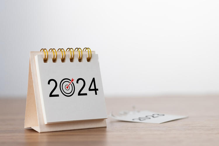 : A calendar that reads “2024”.